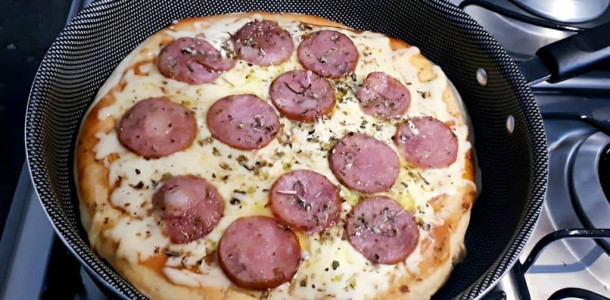 pizza-de-frigideira-em-10-minutos-receita-toda-hora-1024x683-1-1