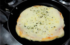 pizza-de-frigideira-facil-receita-toda-hora-1024x683-1-2