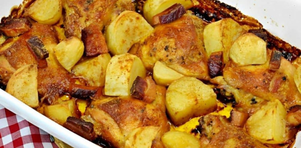 sobrecoxa-assada-com-batatas-receita-toda-hora-1024x683-1-1