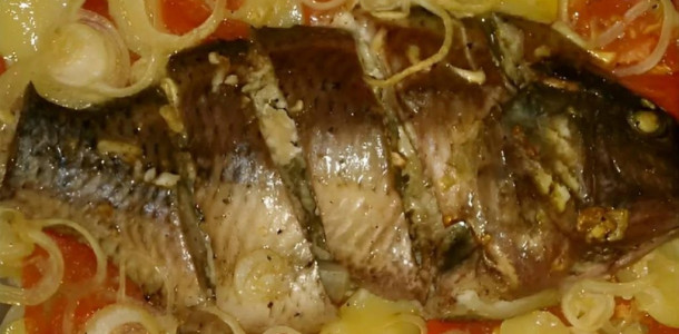 tilapia-assada-no-forno-com-batata-e-tomate-04-04-1024x683-1-1