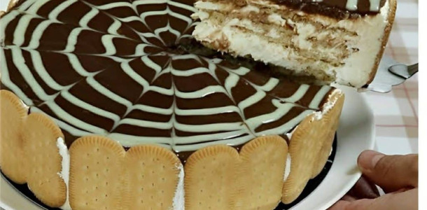 torta-alema-tradicional-com-manteiga-e-sem-chantilly-receita-toda-hora-1024x683-1-1