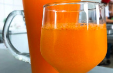 Essa-Fanta-caseira-e-maravilhosa-so-tomo-esse-refrigerante-faco-2-litros-e-deixo-na-geladeira