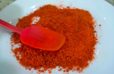 Paprica-doce-caseira-leva-apenas-2-ingredientes-nao-fico-sem-da-um-toque-especial-na-comida
