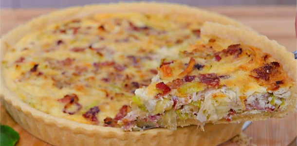 quiche-de-bacon-com-alho-poro-e-queijo-07-0911