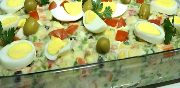 salada-natalina-receita-toda-hora-1024x683