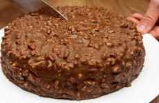 Torta-de-Chocolate-feita-em-15-minutos-Eu-faco-isso-quase-todos-os-dias