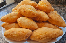 Bolinho-de-polvilho-salgado-nao-murcha-e-nao-estoura